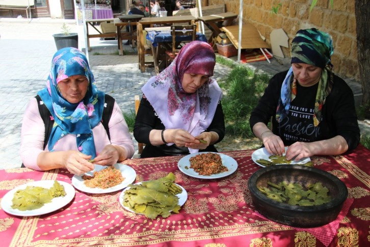 Beypazarı'nın meşhur sarması ustasının elinden böyle yapılıyor