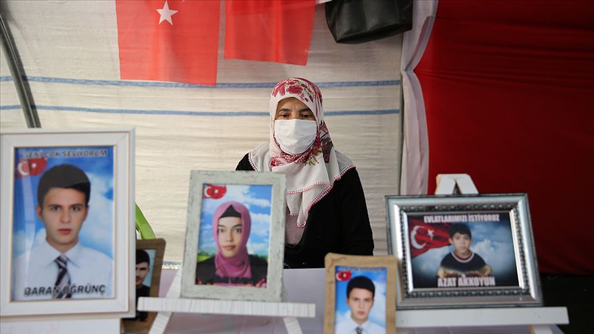 ’Birbirinizin elini tutun ve kaçıp devletimize teslim olun’