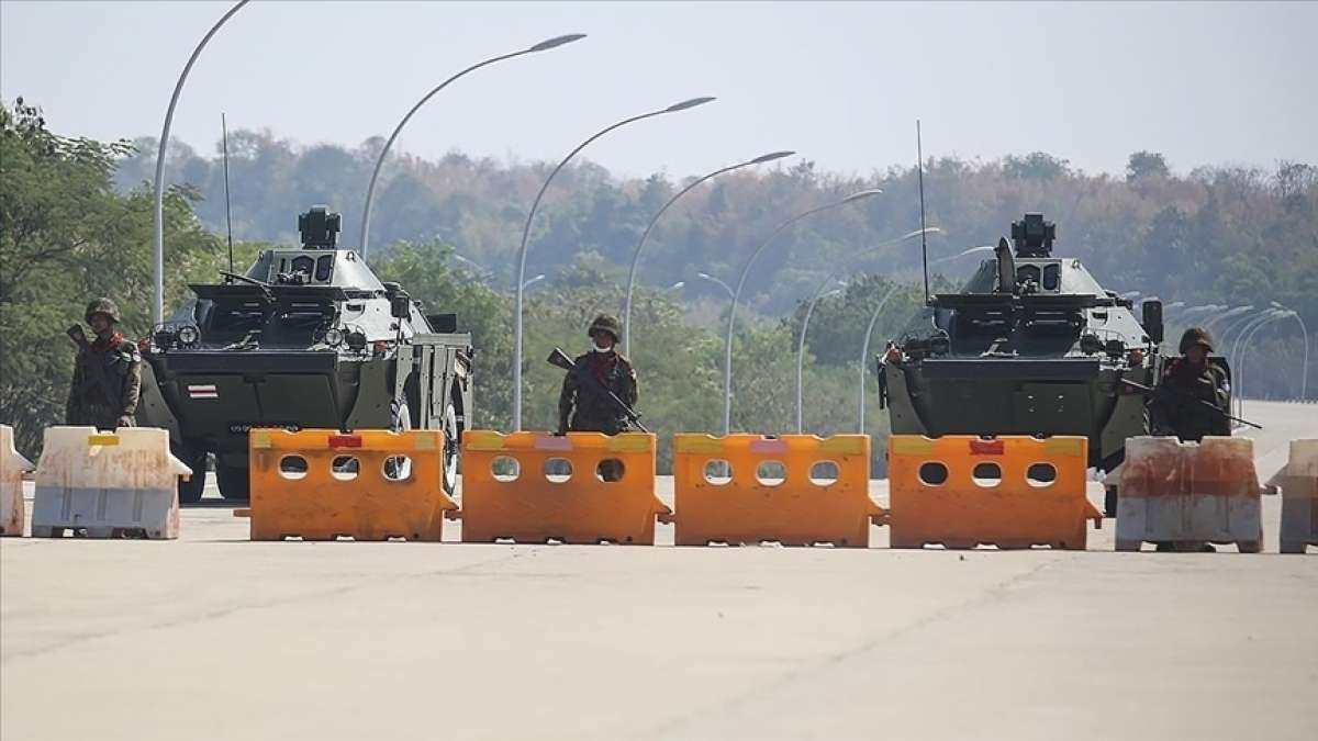 BM'den ülkede olağanüstü hali uzatan Myanmar ordusuna 'demokrasiden uzaklaşılıyor' uy