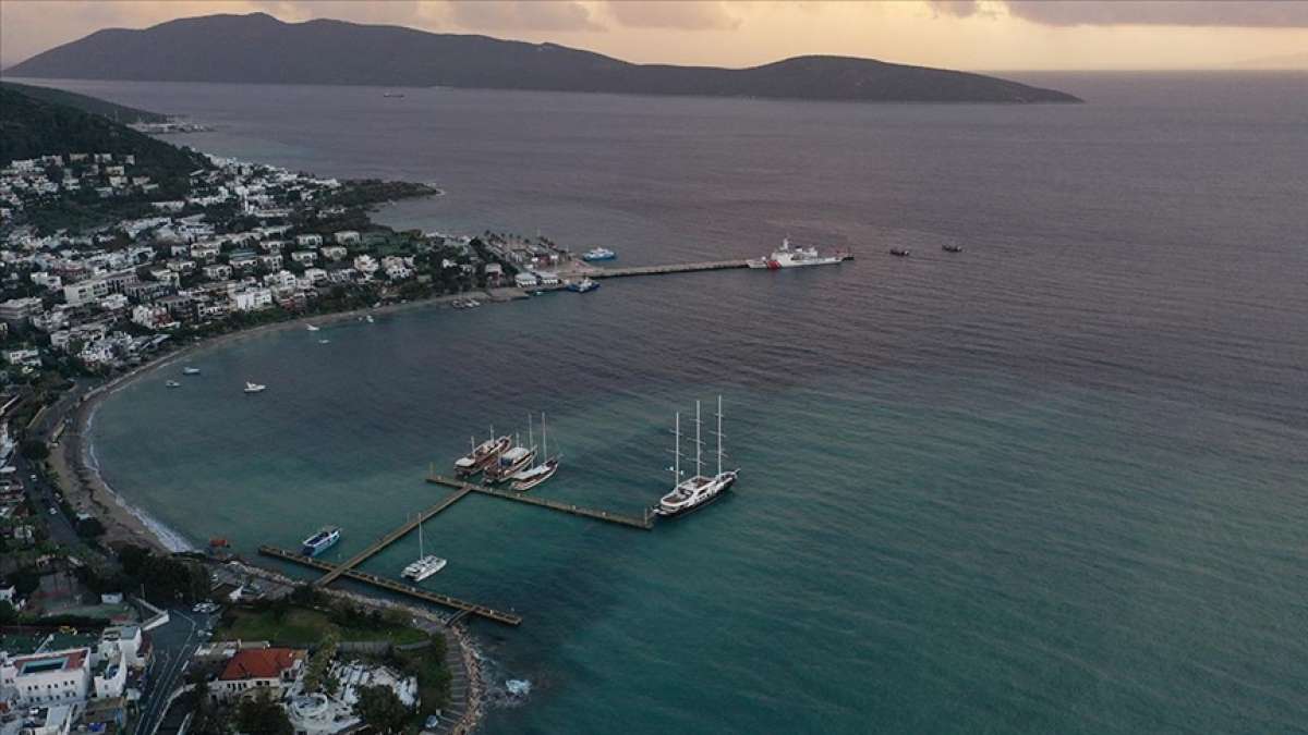 Bodrum'da yağış sonrası denizin rengi değişti