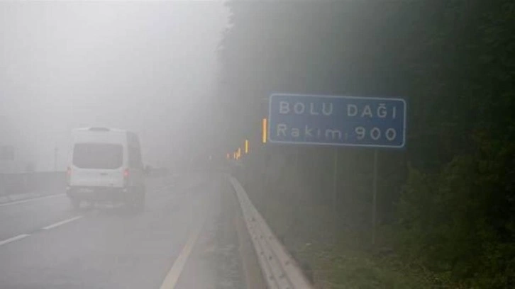 Bolu Dağı sisle kaplandı, görüş mesafesi 10 metreye düştü !