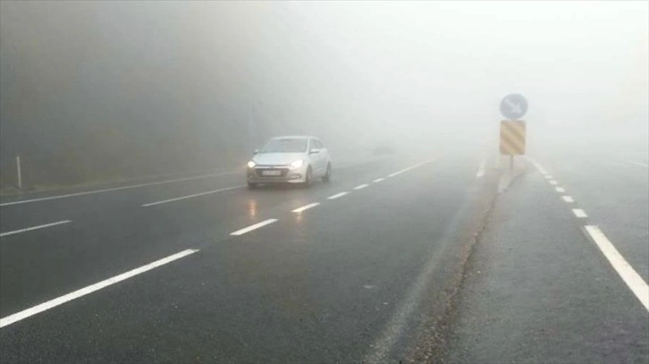 Bolu Dağı'nda sis görüş mesafesini düşürdü