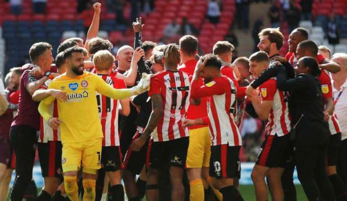 Brentford, Premier Lig'e yükseldi!