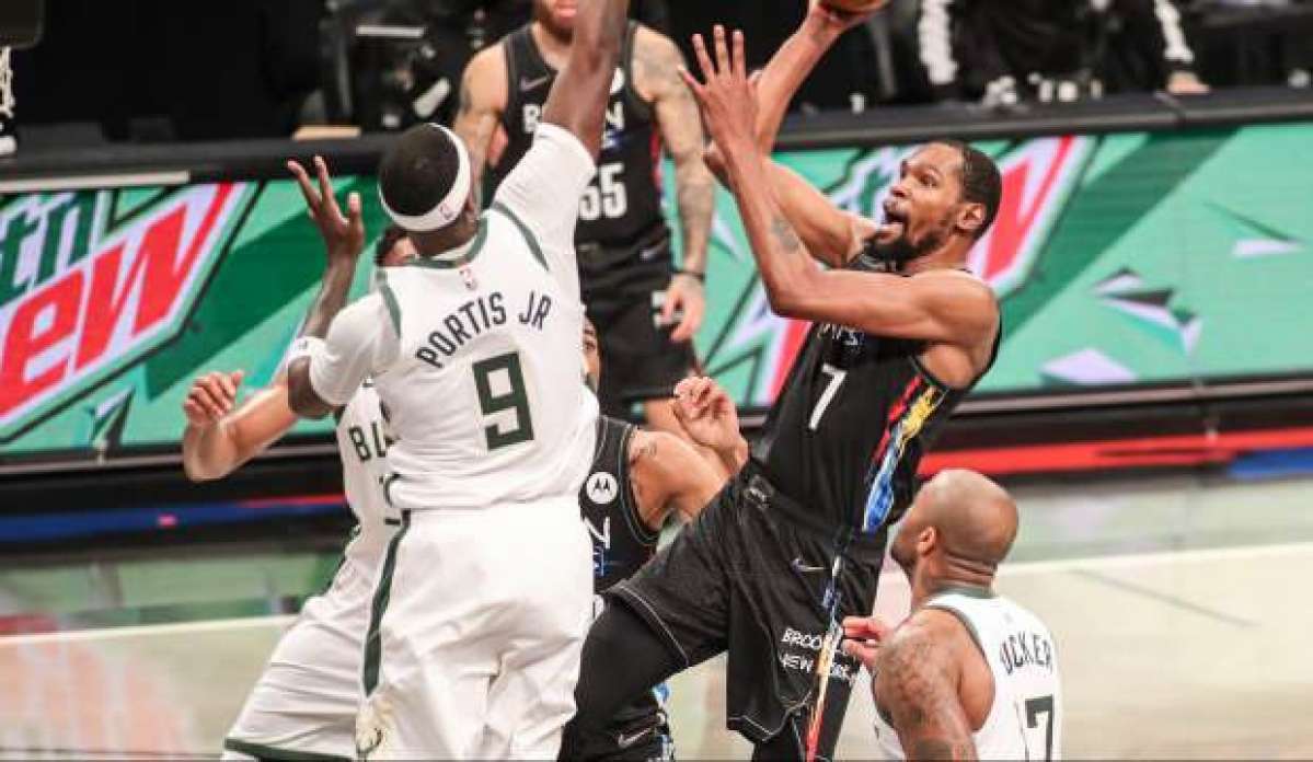 Bucks'ı 39 sayı farkla geçen Nets seriyi 2-0 yaptı