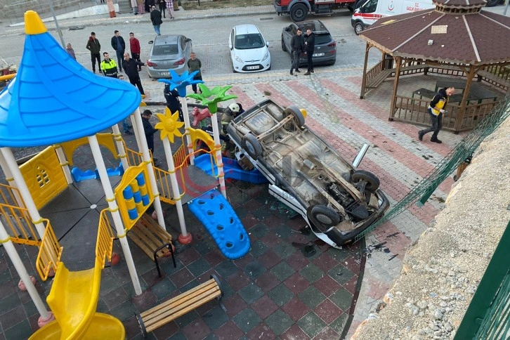 Bursa’da çocuk parkında faciadan dönüldü