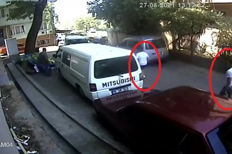 Bursa'da yol verme kavgasında böyle kavga ettiler: 2 yaralı