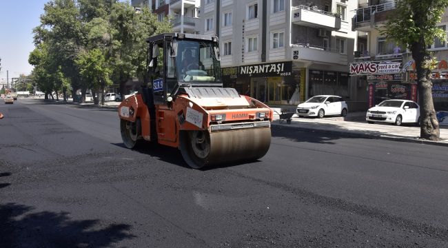 Büyükşehir Ordu Caddesi'nin asfaltını yeniledi