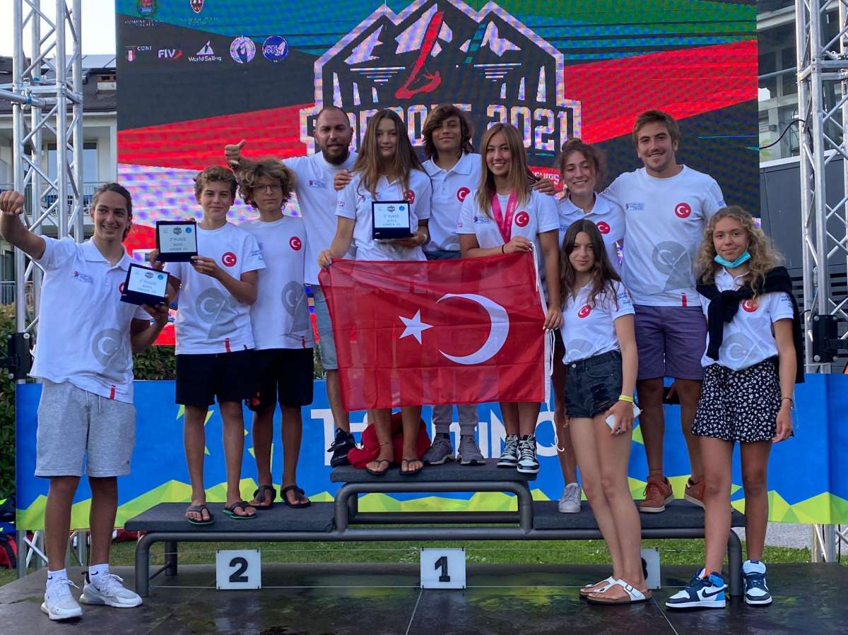 Çağla Kubatın sporcuları dünyanın zirvesinde