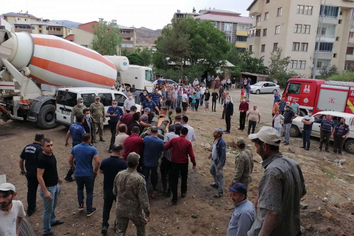 Cami inşaatında göçük: 3 yaralı