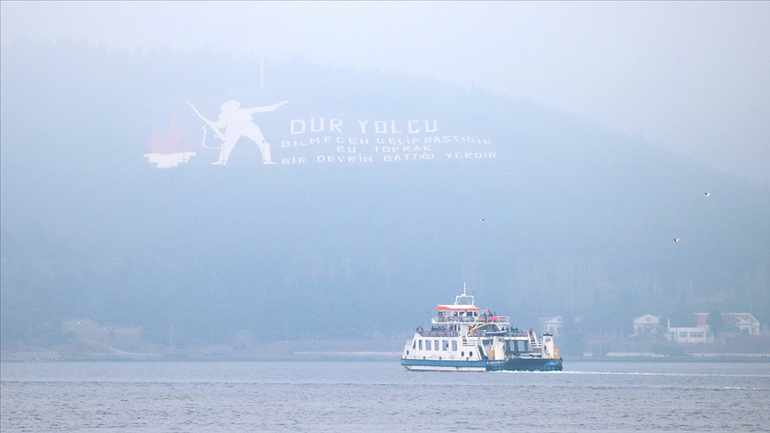 Çanakkale Boğazı yoğun sis nedeniyle çift yönlü transit gemi geçişlerine kapatıldı