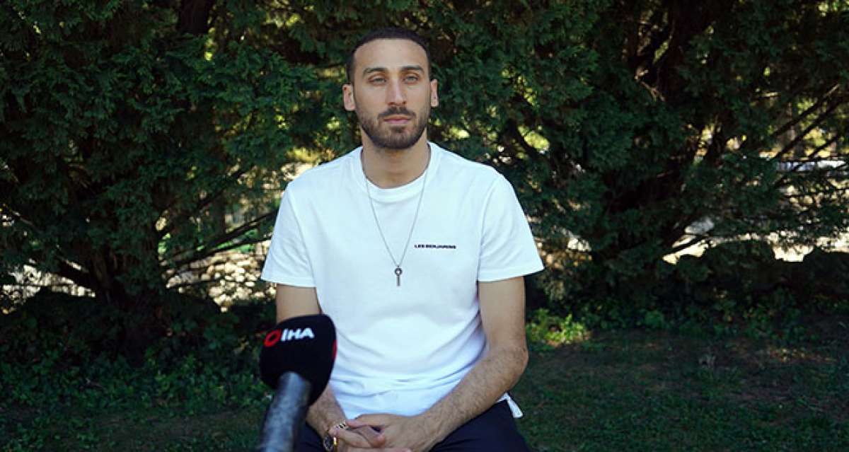 Cenk Tosun'dan futbolu Beşiktaş'ta bırakma cevabı: 