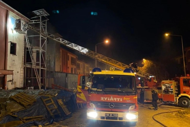 Çubuk’ta bir iş yerinde yangın