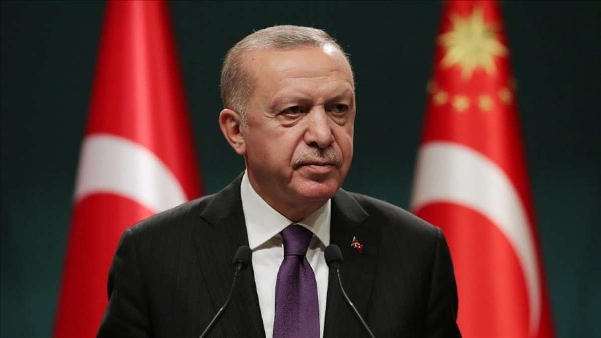 Cumhurbaşkanı Erdoğan, vefatının 28. yılında 8. Cumhurbaşkanı Turgut Özal'ı andı