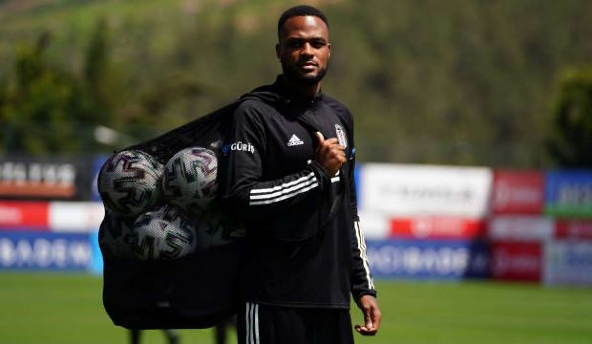 Cyle Larin'den Galatasaray açıklaması!