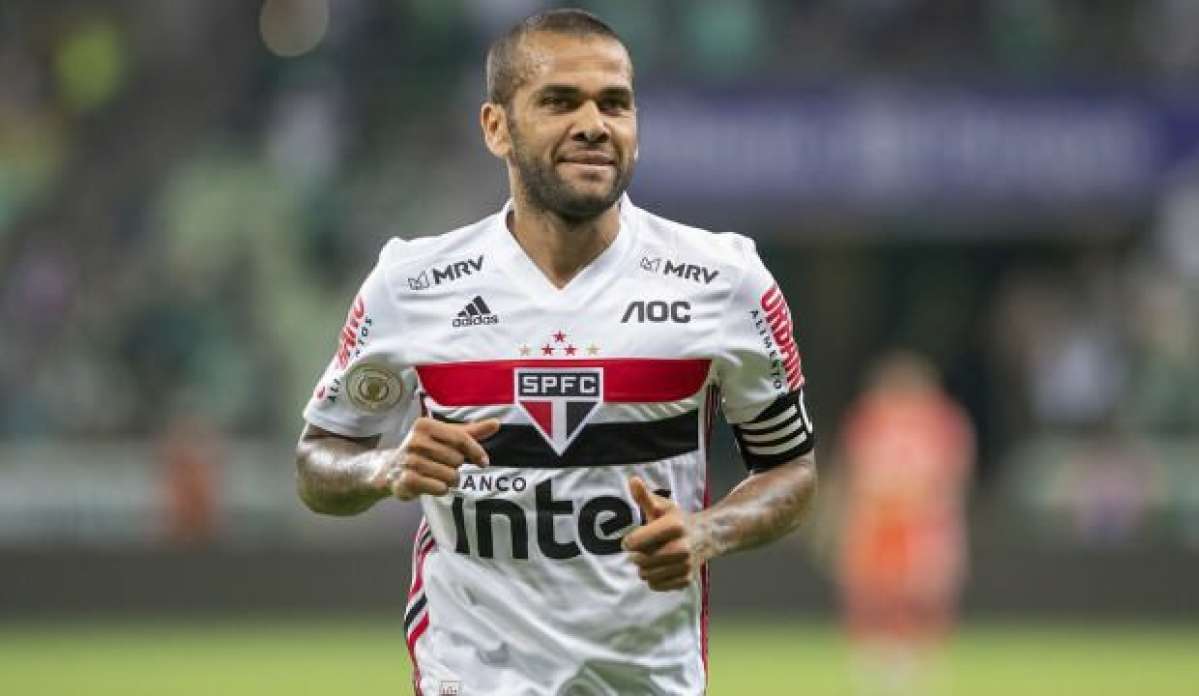 Dani Alves 16 yıl sonra bir ilki yaşıyor