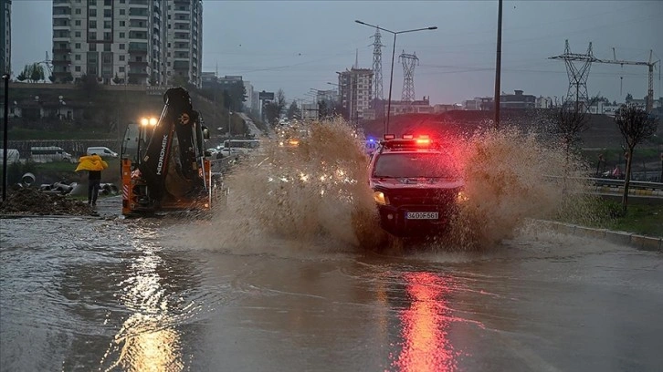 Deprem bölgesi için kuvvetli yağış uyarısı