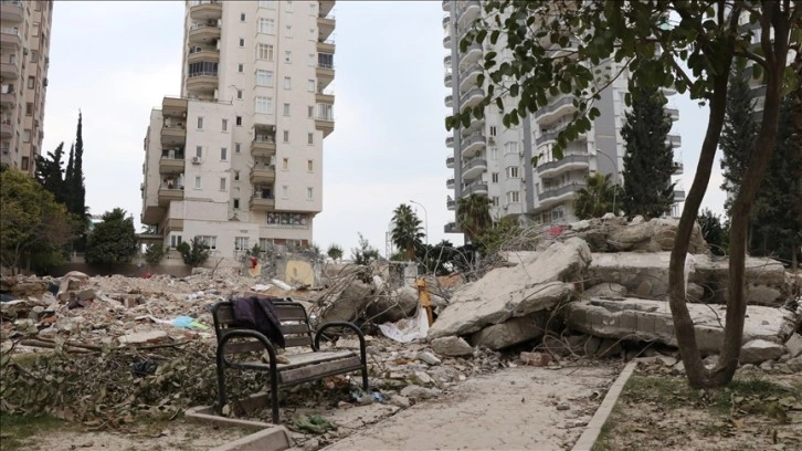 Depremde 40 kişinin öldüğü binanın 2 müteahhidine 22 yıl 6'şar ay hapis talebi