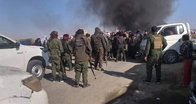 Deyrizor'da halk, YPG/PKK'nın gençleri zorla silah altına alma çalışmasını protesto etti