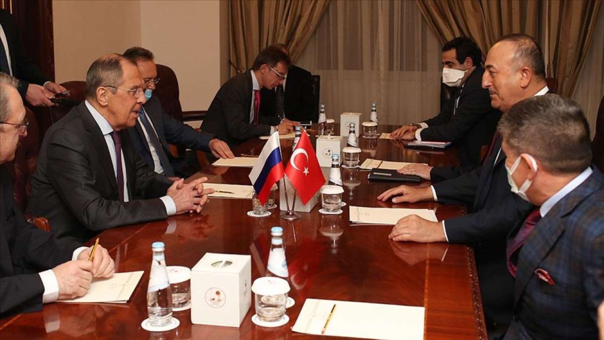 Dışişleri Bakanı Çavuşoğlu, Katar'da Rus mevkidaşı Lavrov ile görüştü