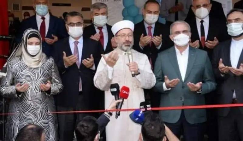 Diyanet İşleri Başkanı Erbaş, Diyarbakır'da açılışa katıldı!