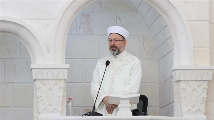 Diyanet İşleri Başkanı Erbaş: Müslüman her alanda kamu hakkına riayet etmelidir