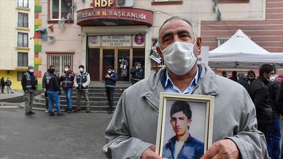 Diyarbakır annelerinin oturma eylemine 500. günde bir aile daha katıldı