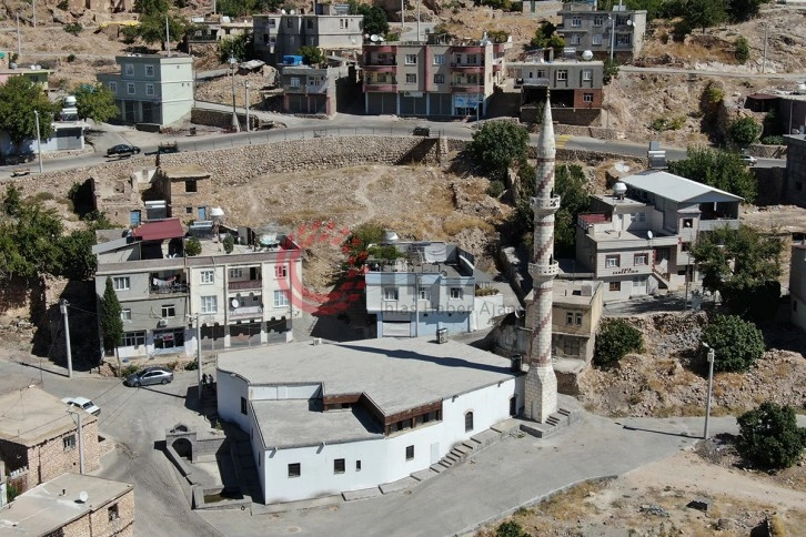 Diyarbakır’da 650 yılından kalma cami zamana direniyor