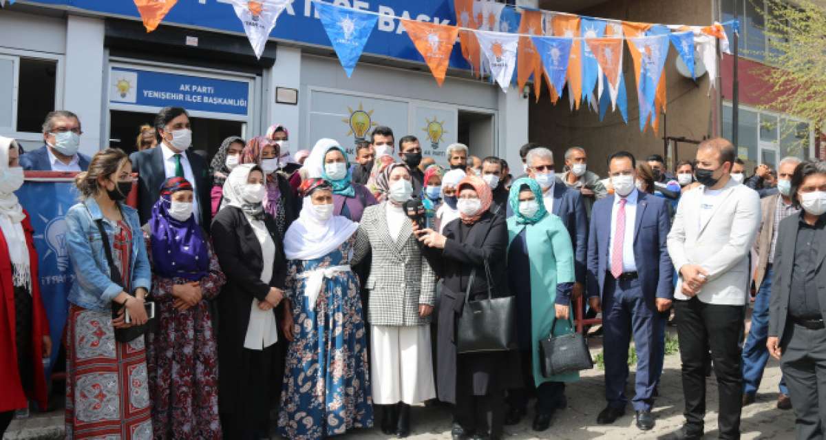 Diyarbakır'da AK Parti'ye dev katılım: 400 kişi AK Parti'li oldu