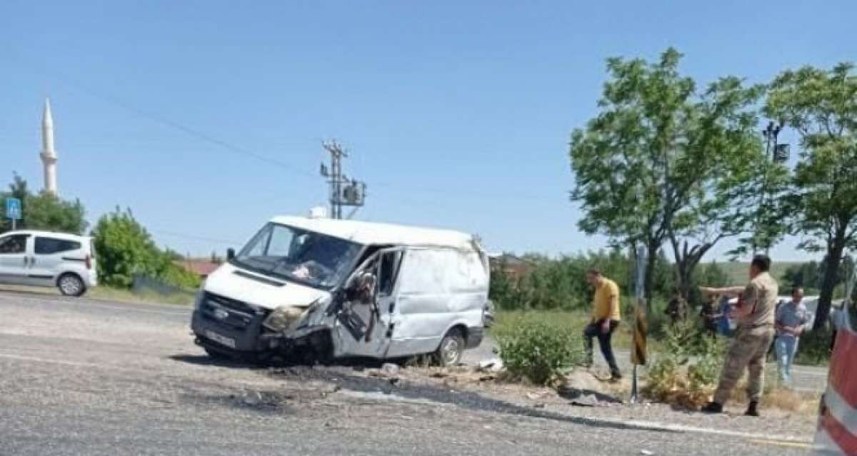 Diyarbakır'da kaza: 1 ölü, 3 yaralı!