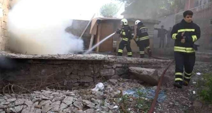 Diyarbakır’da öldüren şahsın yakınları, şüpheli şahsın evini ateşe verdi