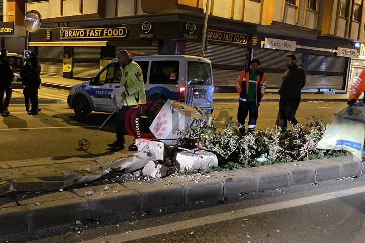 Doğan Araslı Bulvarında feci kaza: 1 ölü, 2 yaralı