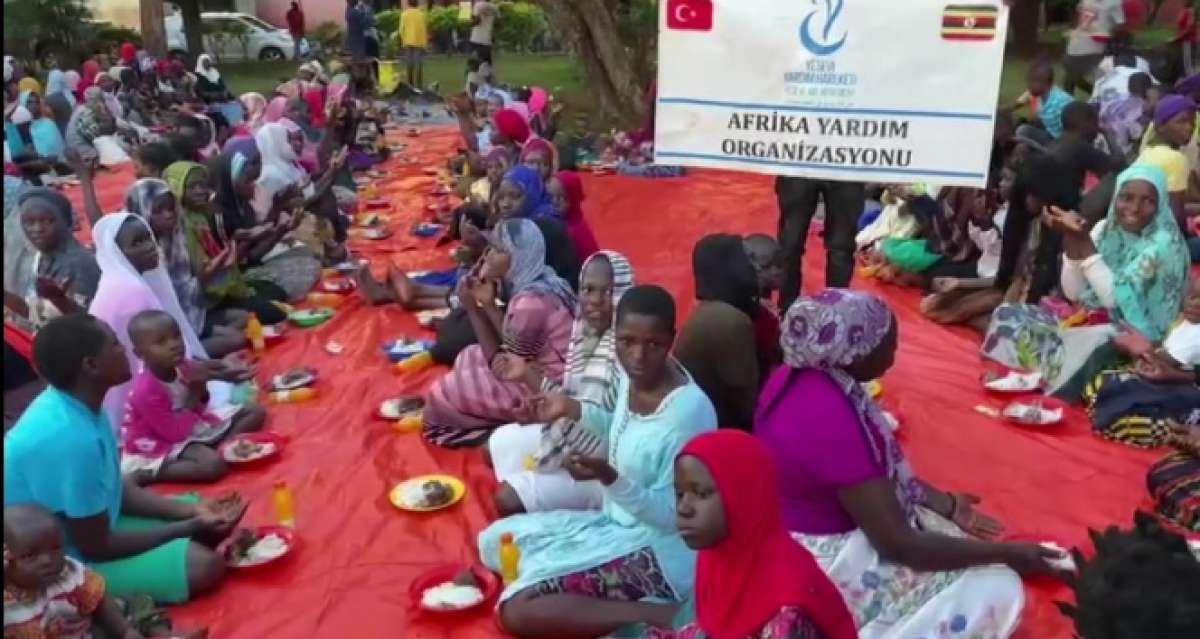 Düğün yemeği yerine 300 Afrikalıya iftar