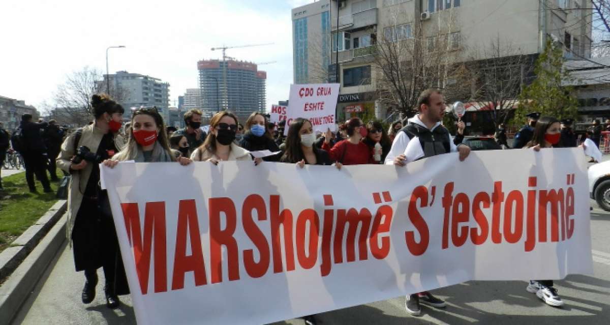 Dünya Kadınlar Günü'nde Kosovalı kadınlardan protesto