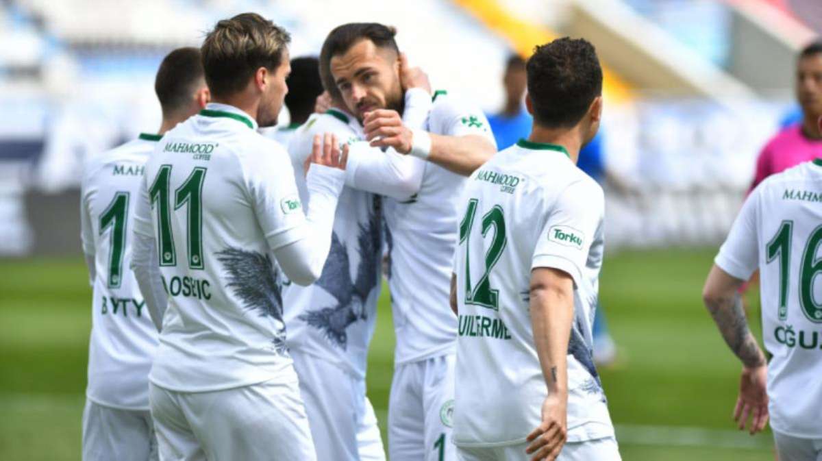 Düşenin dostu da çare olamadı! Yılmaz Vural rakip kaleciye, 'Oyunun içine etti' dedi!