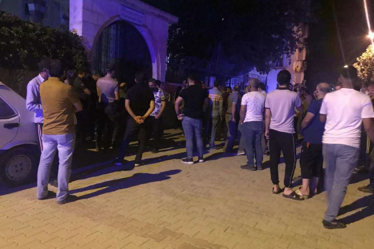 Elazığ'da cami avlusunda erkek cesedi bulundu