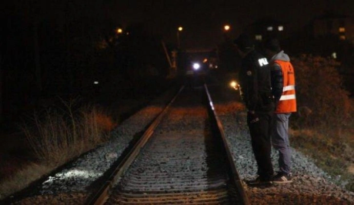 Elazığ’da makinistin ihbarı polisi alarma geçirdi, raylar didik didik arandı