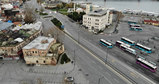 Eminönü Meydanı sessizliğe büründü