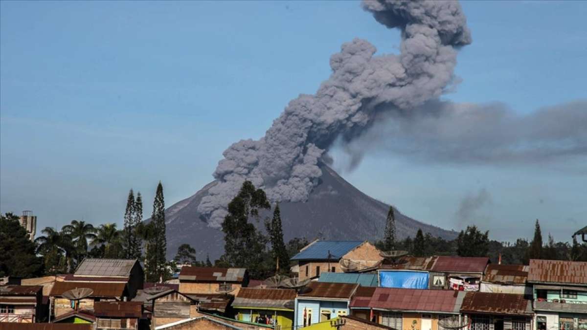 Endonezya'nın Sinabung Yanardağı'nda hareketlilik