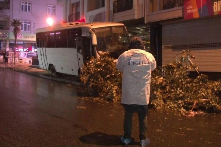 Esenyurt'ta feci kaza: Midibüsün altında ezilerek can verdi