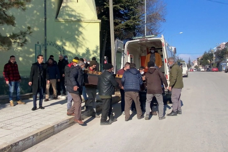 Eskişehir’de kaçak içkiden zehirlenen kişi hayatını kaybetti