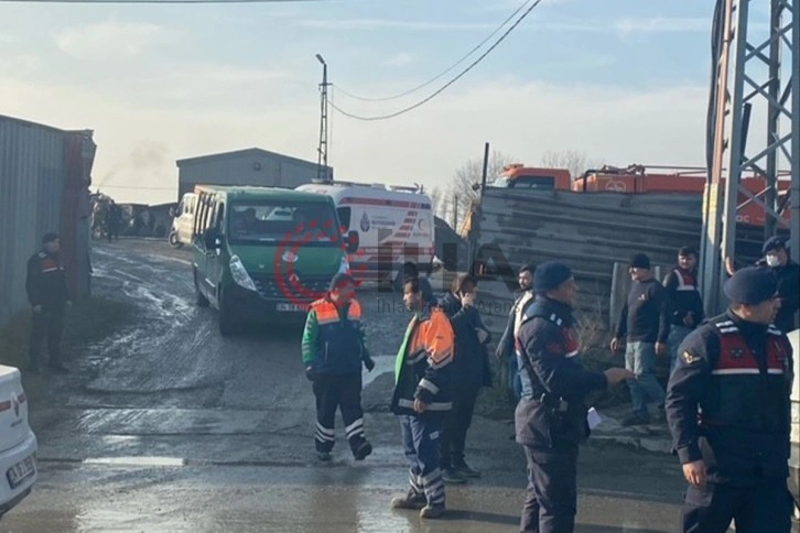 Eyüpsultan’daki yangında hayatını kaybeden işçinin cansız bedeni enkazın altından çıkarıldı