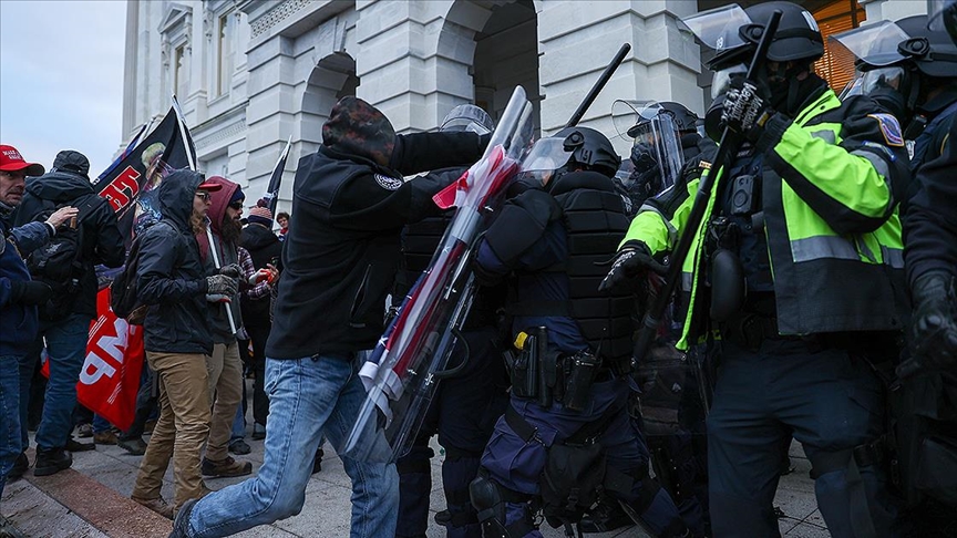 FBI: ABD'nin 50 eyaletinin kongrelerinde silahlı protesto planlanıyor