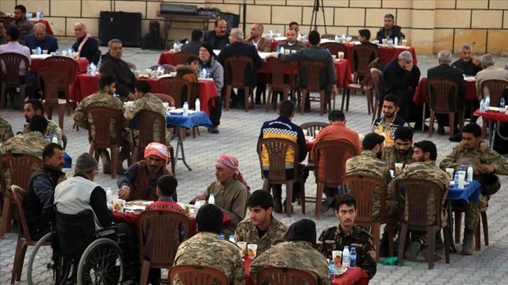 Fırat Kalkanı Harekatı'nda şehit SMO askerlerinin yakınları iftarda buluştu