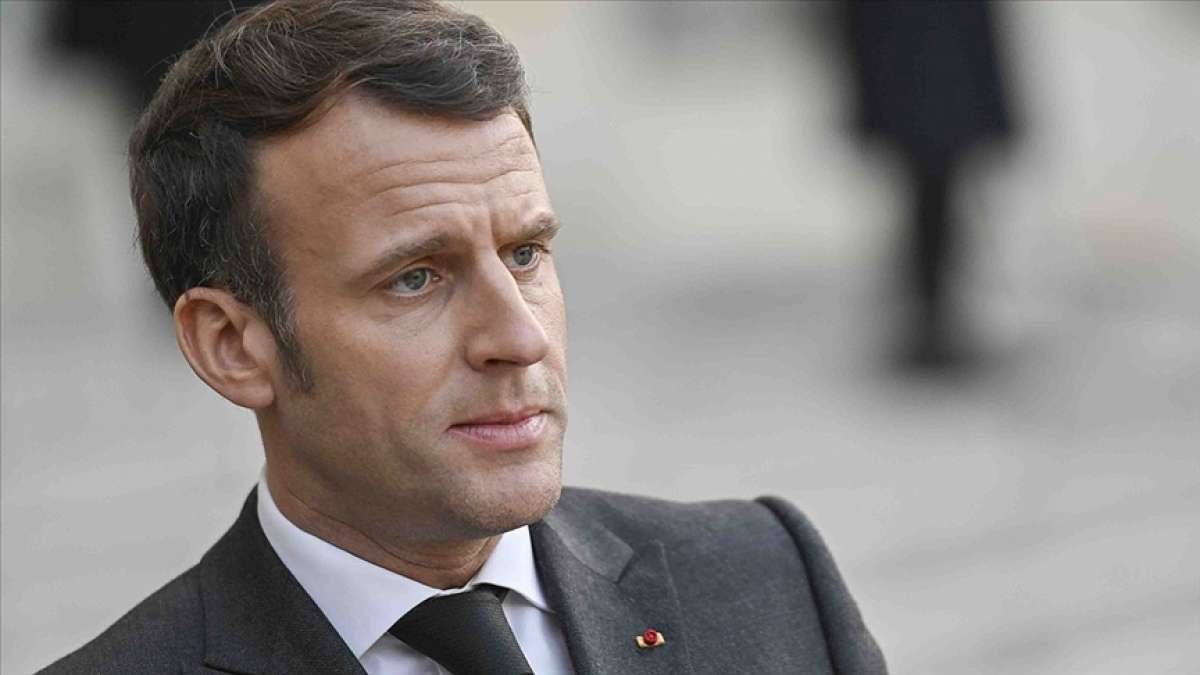 Fransa'da generallerden Macron'a 'büyüyen kaosu engellemezsen iç savaş çıkar' uyarısı