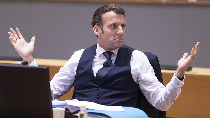 Fransa'da Macron'un kabinesine itimat azalıyor