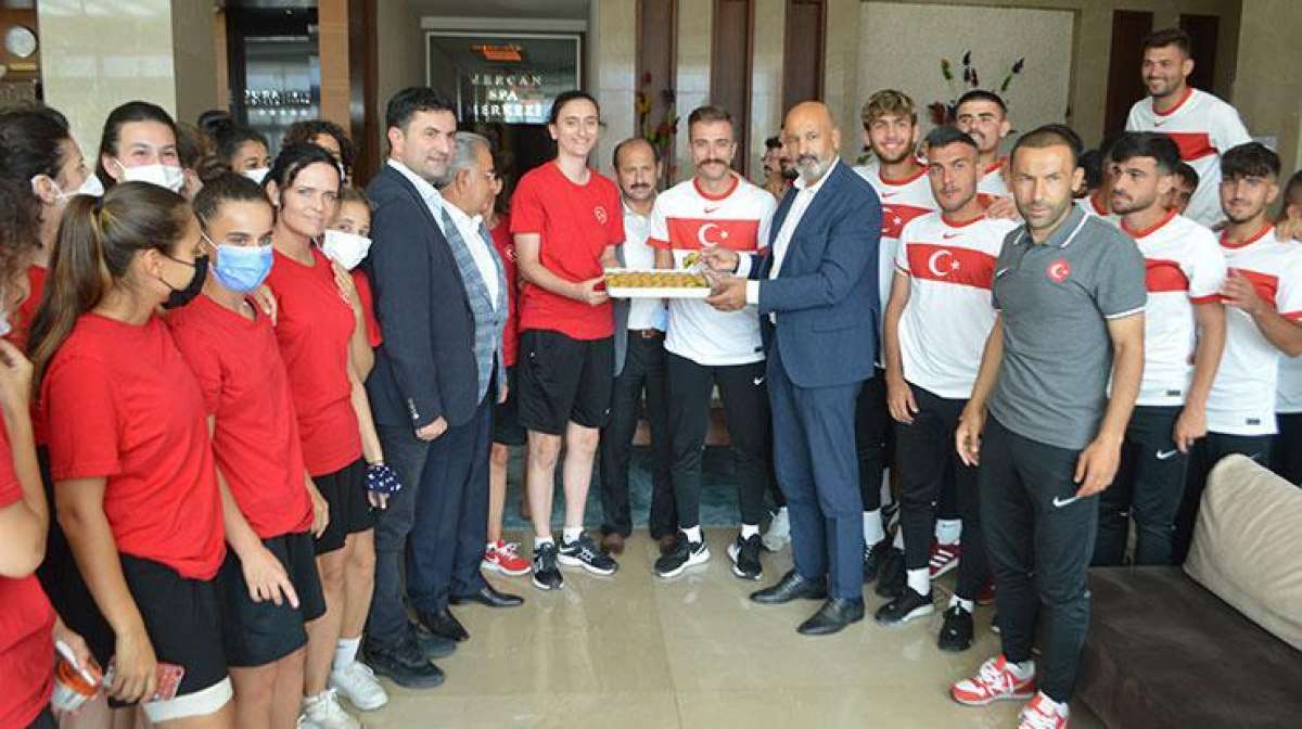 Futbol ve basketbol milli takımları, Afyonkarahisar'da kampa...