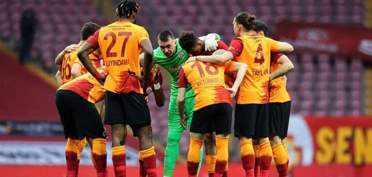 Galatasaray'da 171 milyonluk operasyon! 8 isim gidiyor...