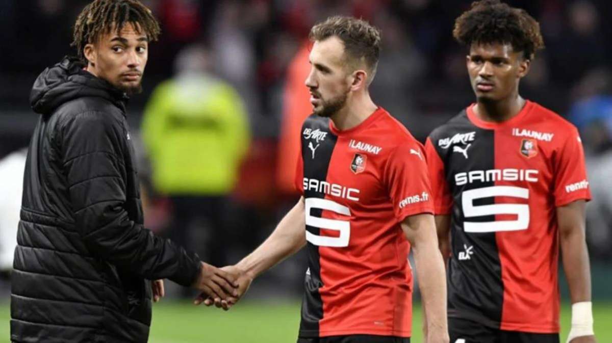 Galatasaray'la anlaşmaya varan Sacha Boey, Rennes'deki arkadaşlarıyla vedalaştı