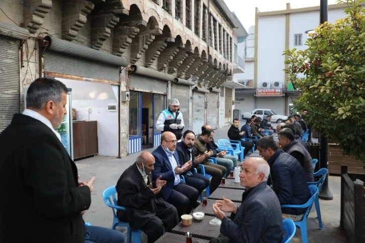 Nizip Belediye Başkanı Sarı gençlerle sabah namazında buluştu