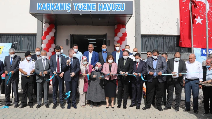 Büyükşehir, Karkamış Yüzme Havuzu’nun Açılışını Yaptı